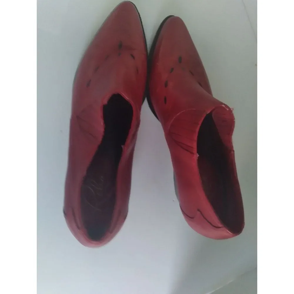 Vintage Red Leather Western Ankle Boots‎ with Cutout Detail Low Cuban Heel